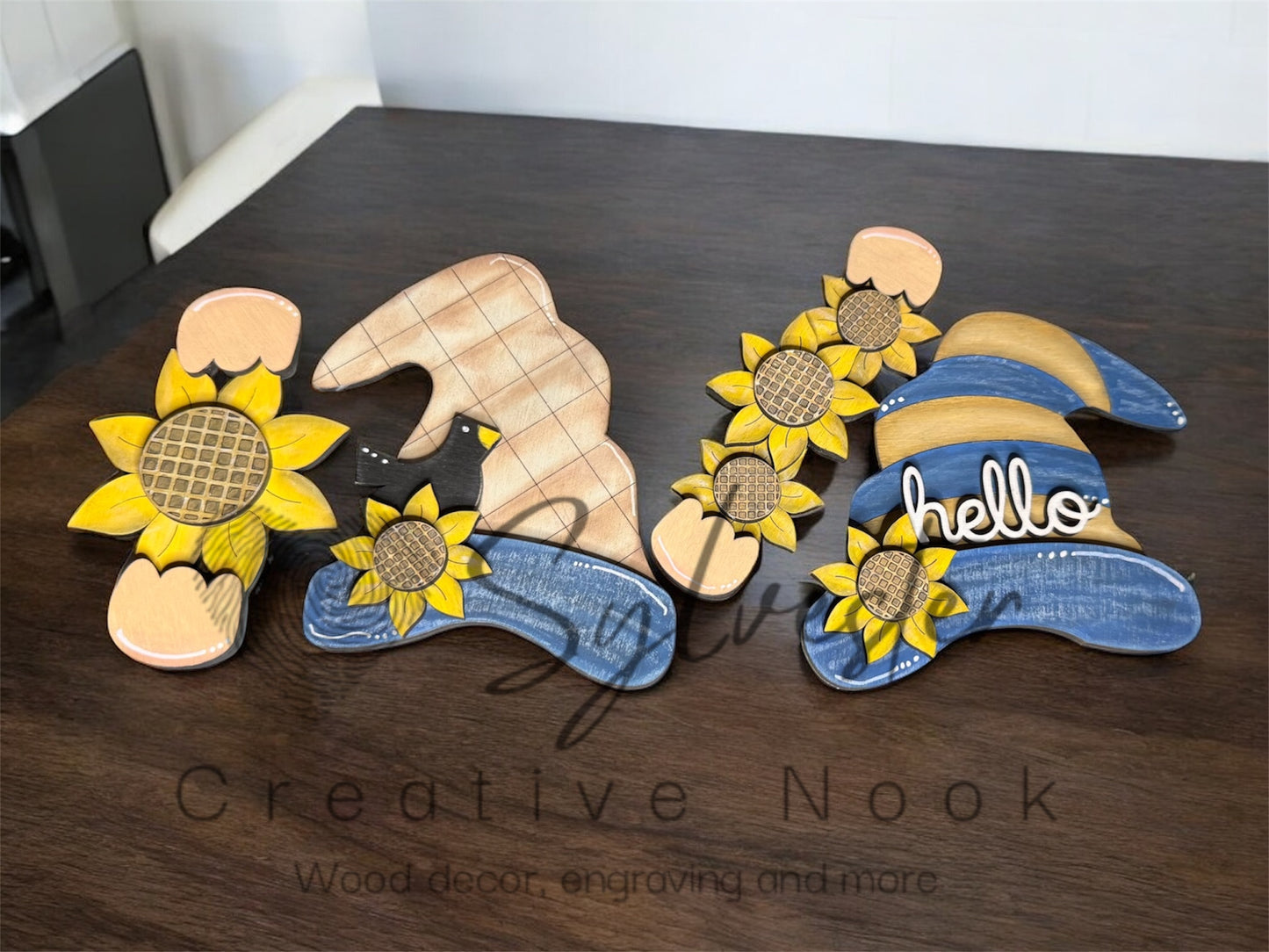 Gnome interchangeable shelf sitter pair