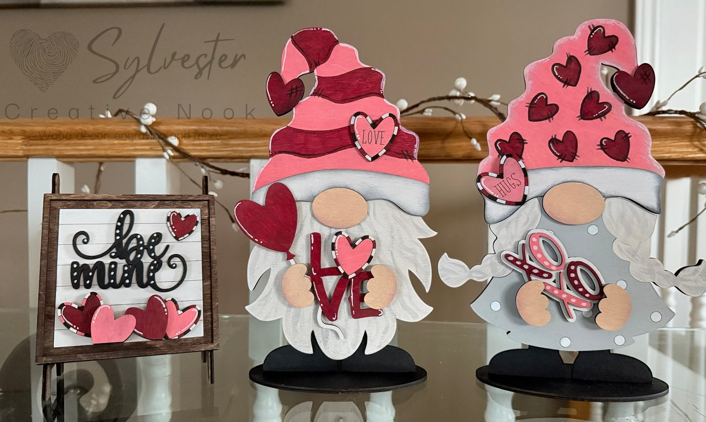 Interchangeable Gnome Pair With Interchangeable sign