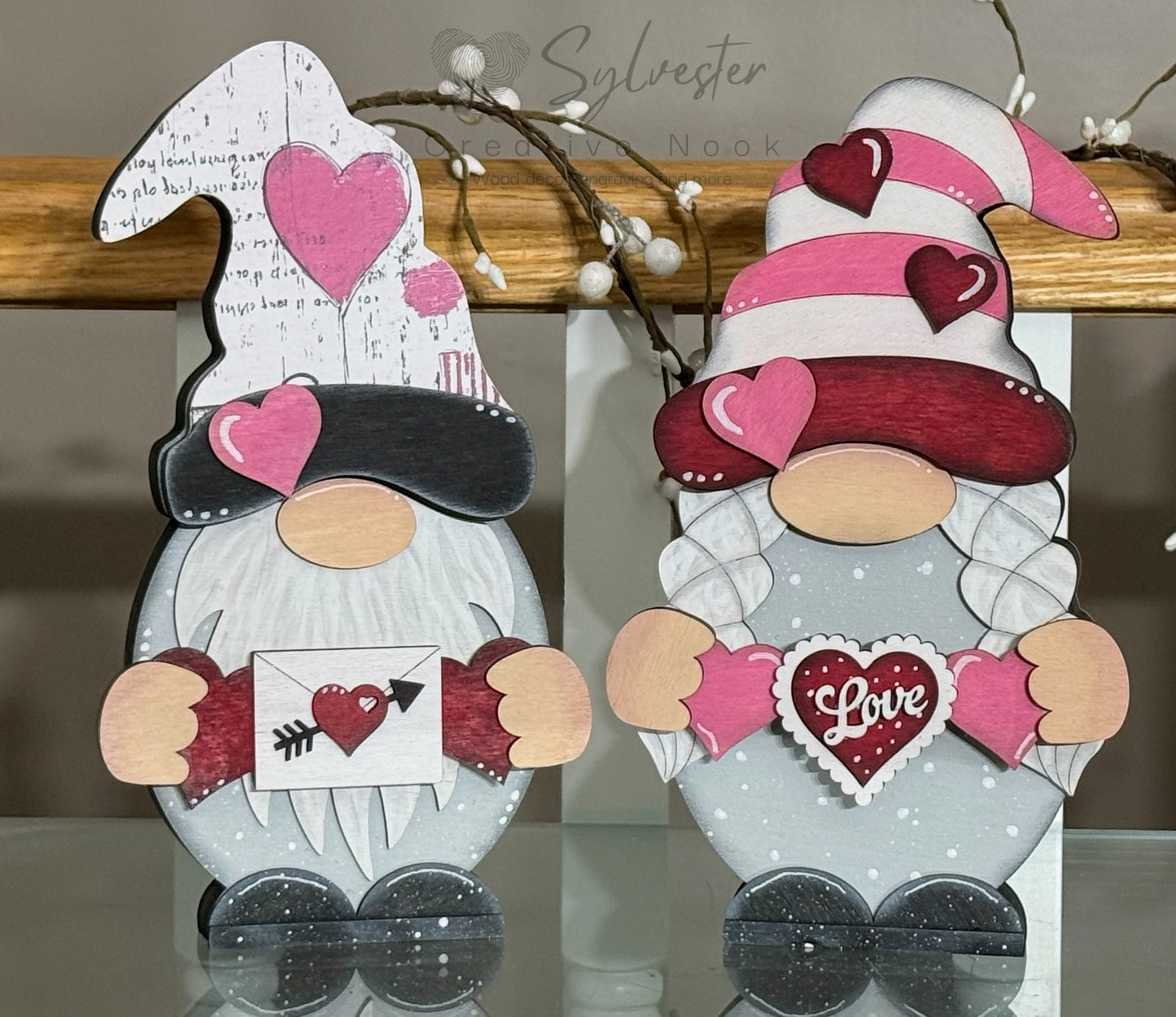 Gnome interchangeable shelf sitter pair