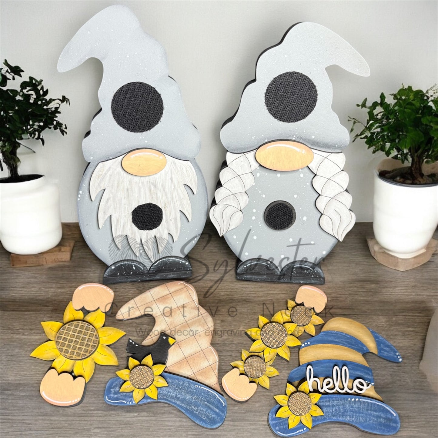 Gnome interchangeable shelf sitter pair