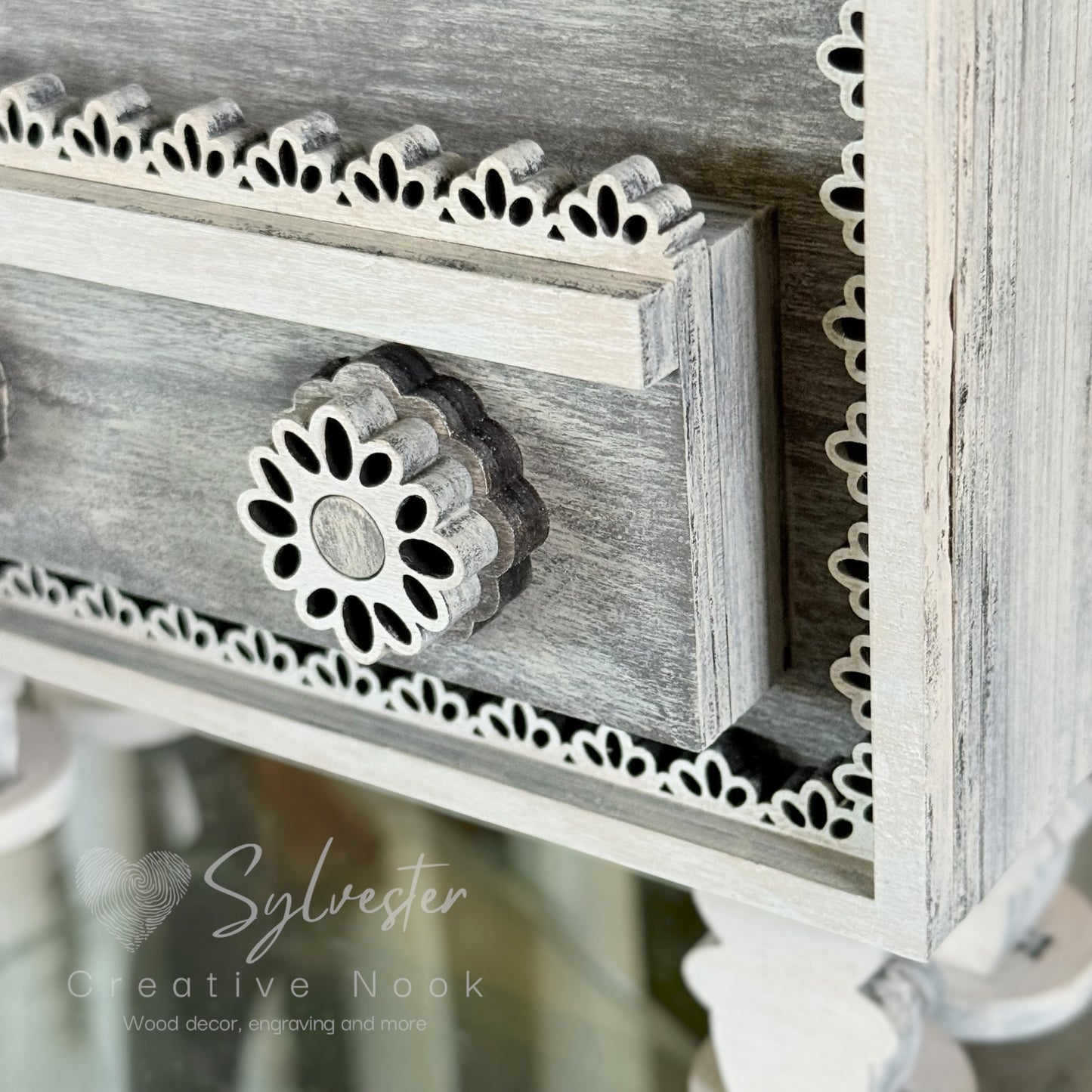 Interchangeable Vintage Lace Box (greenery not included) inserts are interchangeable with the vintage box!
