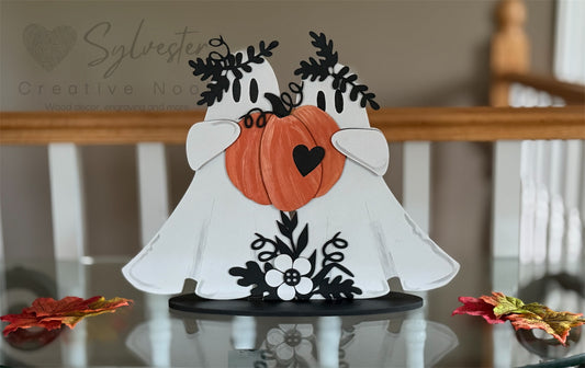 Ghost couple shelf sitter