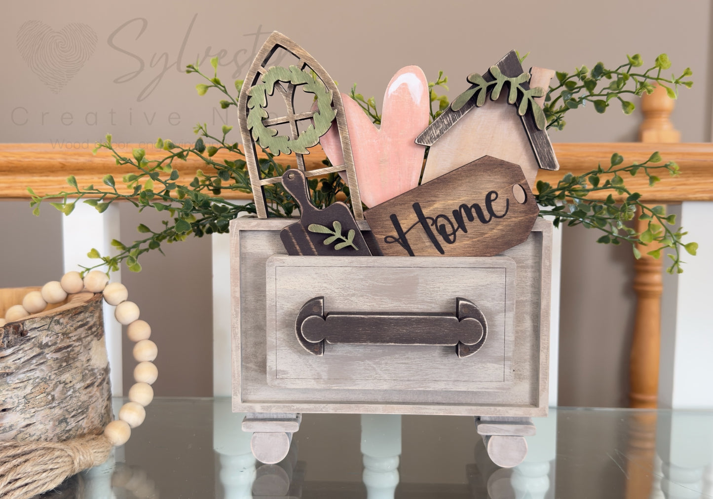 Interchangeable Vintage Box (Greenery Not Included) inserts are interchangeable with the vintage lace box!