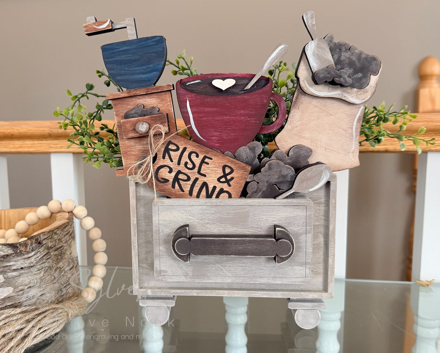 Interchangeable Vintage Box (Greenery Not Included) inserts are interchangeable with the vintage lace box!